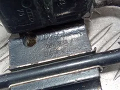 Петля двери задней левой Volkswagen Passat, 2002 г.