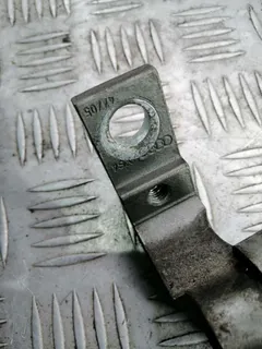 Петля двери передней левой Audi A6, 2006 г.