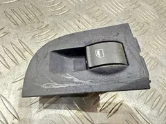 Кнопка стеклоподъемника Audi A6, 2003 г.