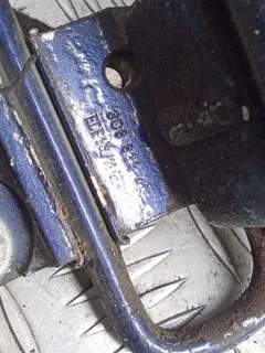 Петля двери задней левой Volkswagen Passat, 2011 г.