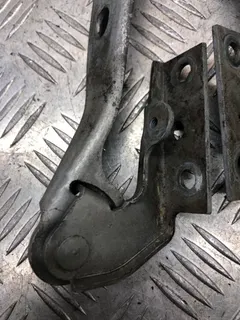 Петля капота Audi A4, 2000 г.