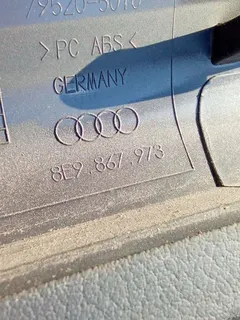 Обшивка крышки багажника Audi A4, 2003 г.