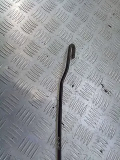 Щеткодержатель (поводок стеклоочистителя, дворник) Audi A4, 1998 г.