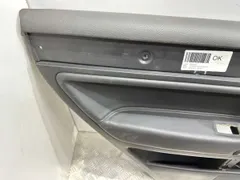 Обшивка двери задней левой (дверная карта) Volkswagen Touareg, 2004 г.