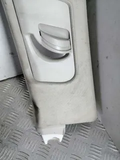 Обшивка стойки центральной правой Audi Q7, 2007 г.