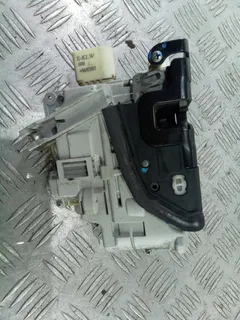 Замок двери задней левой Audi Q7, 2007 г.