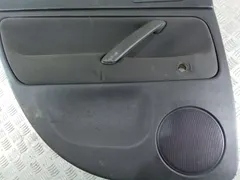 Обшивка двери задней левой (дверная карта) Volkswagen Passat, 2001 г.