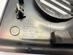 Накладка декоративная на торпедо Audi Q7, 2007 г.