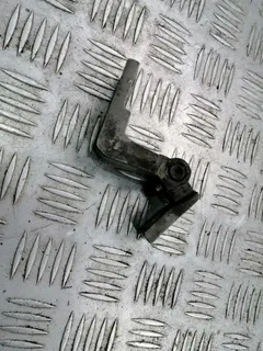 Петля двери передней левой Audi A6, 2006 г.