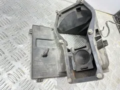 Корпус воздушного фильтра Audi A6, 1994 г.