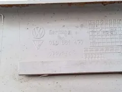 Пластик салазок сиденья Volkswagen Touareg, 2005 г.