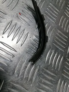 Молдинг двери передней левой Volkswagen Touareg, 2006 г.