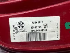 Фонарь крышки багажника левый Volkswagen Touareg, 2011 г.