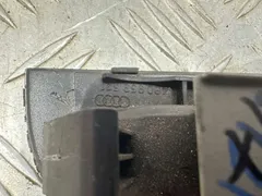 Кнопка стеклоподъемника Audi A4, 1997 г.