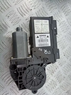Моторчик стеклоподъемника передний правый Audi A4, 2003 г.