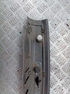 Накладка внутренняя на заднюю панель кузова Audi A4, 2003 г.