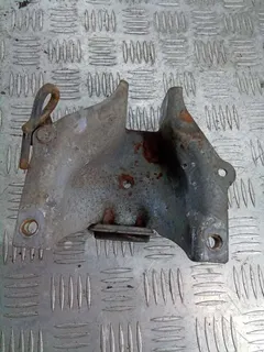 Кронштейн двигателя Audi A4, 2008 г.