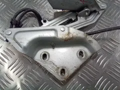 Петля капота правая Volkswagen Touareg, 2007 г.