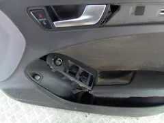 Обшивка двери передней правой (дверная карта) Audi A4, 2008 г.