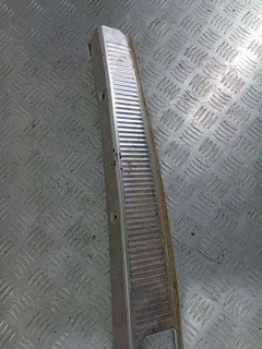 Накладка внутренняя на заднюю панель кузова Audi A6 allroad, 2003 г.