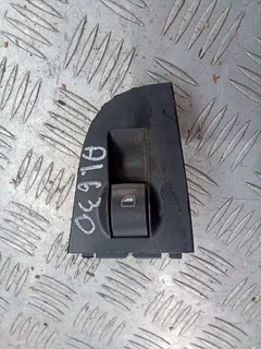 Кнопка стеклоподъемника переднего правого Audi A6 allroad, 2003 г.