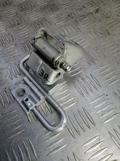 Петля двери задней правой Volkswagen Passat, 2007 г.