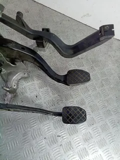 Узел педальный (блок педалей) Audi A4, 2000 г.