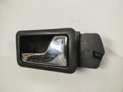 Ручка внутренняя передняя правая Audi 80, 1994 г.