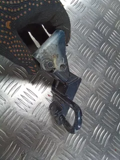 Петля двери задней правой Volkswagen Passat, 2004 г.