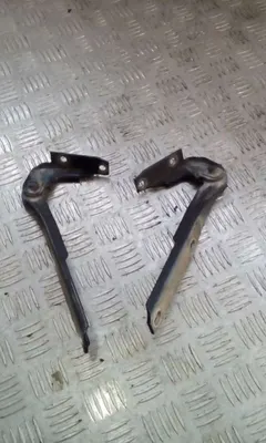Петля капота Audi A6, 1998 г.