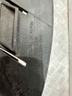 Заглушка (решетка) в бампер Audi 80, 1988 г.