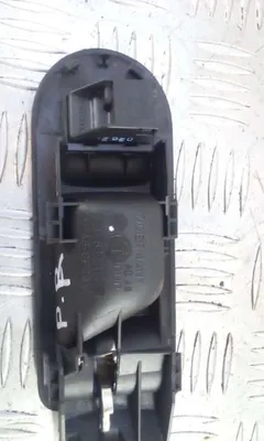 Ручка внутренняя передняя правая Volkswagen Passat, 2002 г.