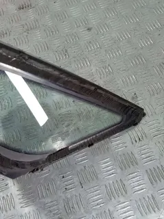Стекло кузовное боковое правое Audi A8, 2007 г.