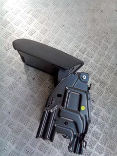 Подлокотник Audi A4, 2008 г.
