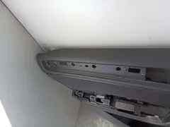 Обшивка двери задней левой (дверная карта) Volkswagen Touareg, 2011 г.