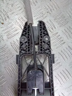 Скелет ручки наружной передней левой Volkswagen Touareg, 2011 г.