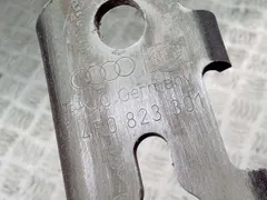 Петля капота левая Audi A6, 2009 г.