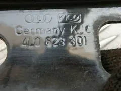 Петля капота левая Audi Q7, 2007 г.