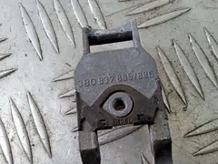 Скелет ручки наружной передней левой Volkswagen Passat, 2001 г.