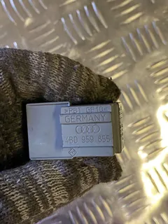 Кнопка стеклоподъемника переднего правого Audi A6 allroad, 2002 г.