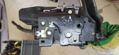 Замок двери задней левой Audi A4, 2001 г.