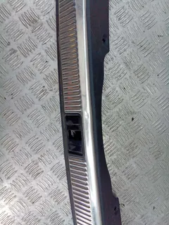Накладка внутренняя на заднюю панель кузова Audi A4, 2003 г.
