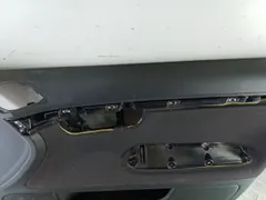 Обшивка двери передней правой (дверная карта) Audi A4, 2003 г.