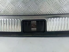 Накладка внутренняя на заднюю панель кузова Audi A4, 2003 г.