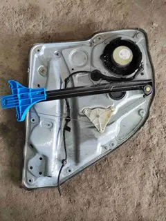 Стеклоподъемник электрический Volkswagen Bora, 2002 г.