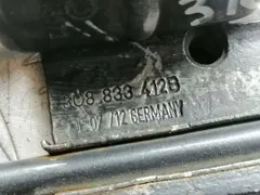 Петля двери задней правой Volkswagen Passat, 2012 г.