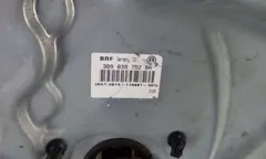 Стеклоподъемник задний правый Volkswagen Passat, 2002 г.