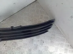 Заглушка (решетка) в бампер передний Volkswagen Passat, 2003 г.