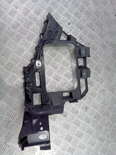 Кронштейн крепления бампера заднего Volkswagen Touareg, 2011 г.