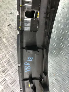 Накладка внутренняя на заднюю панель кузова Audi A6 allroad, 2007 г.